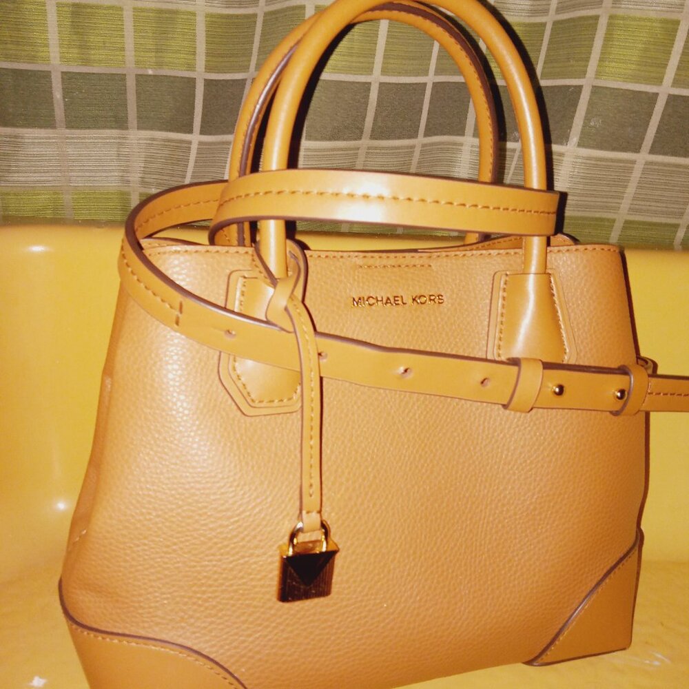 Handbag /luggage - Picture 2 of 5